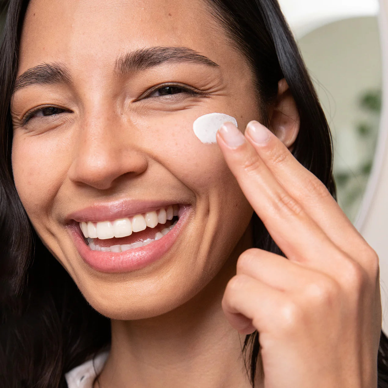 Image of Coola - Dew Good Illuminating Serum - 35ml